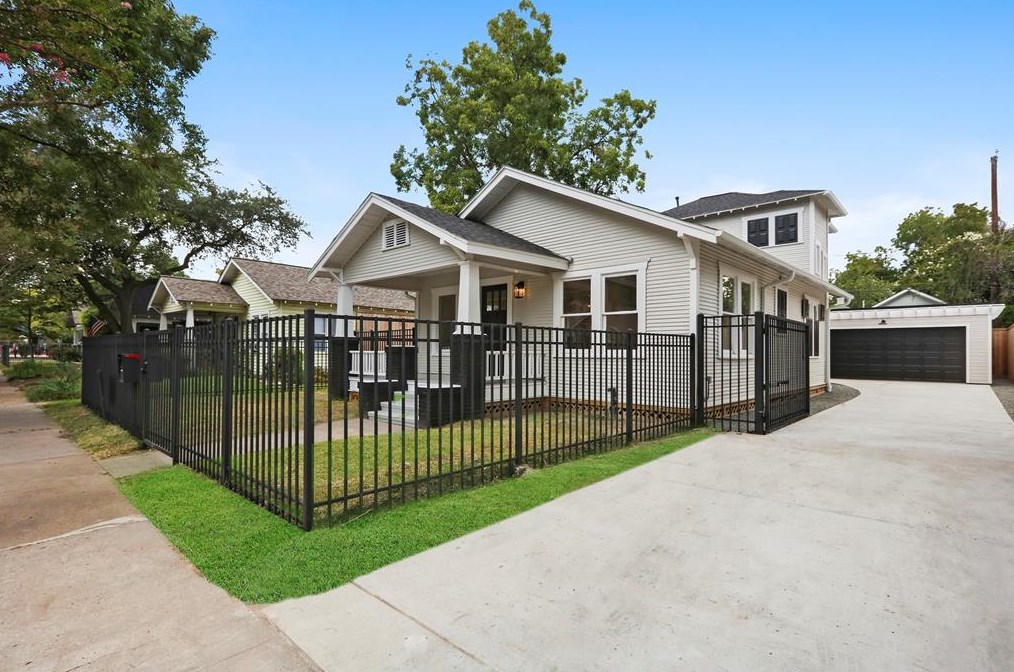 1127 Jerome St, Houston, TX 77009