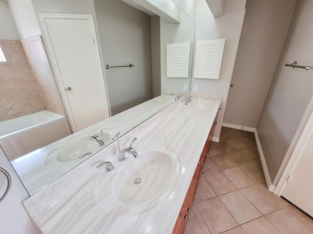 7850 Birchbark Dr, Humble TX 77338-1836 exterior