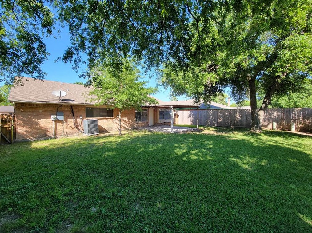 7850 Birchbark Dr, Humble TX 77338-1836 exterior