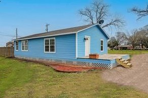 1124 Cemetary Rd, Angleton, TX 77515