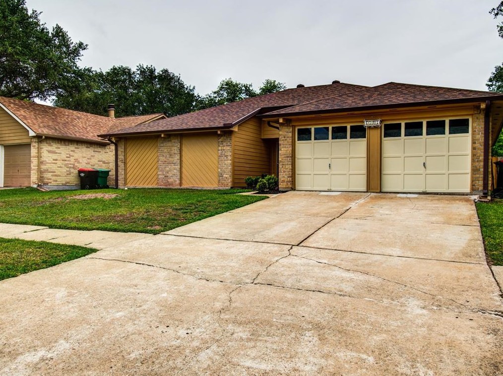 6727 Harpers Dr, Richmond, TX 77469