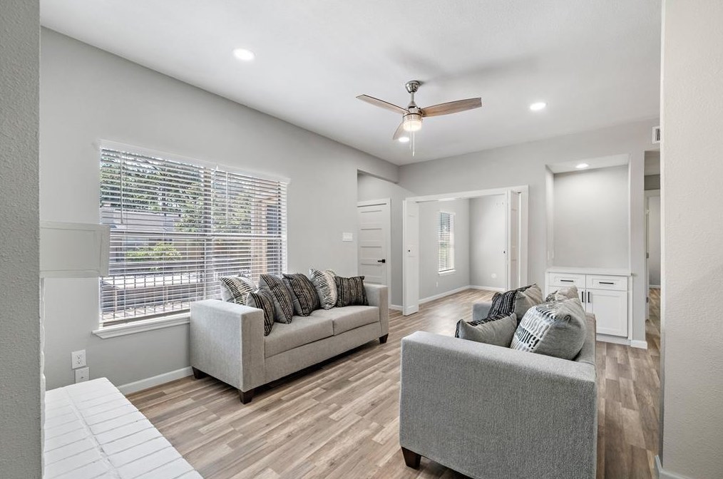 704 Bering Dr #250, Houston, TX
