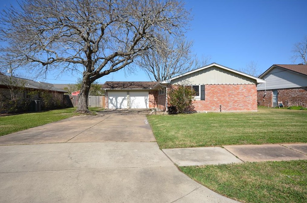 131 Talisman St, Richwood, TX 77566