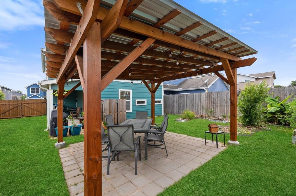 4206 Darter St, Houston, TX 77009