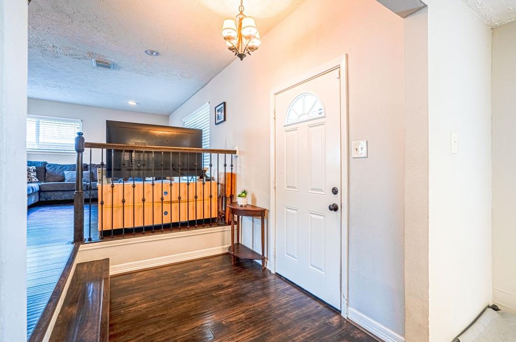 5834 Imogene St, Houston TX  77074-7728 exterior