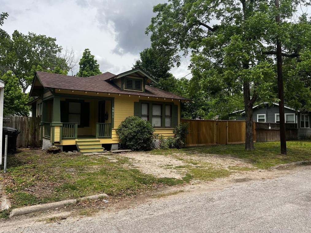 6011 Norhill Blvd, Houston, TX 77009-2450
