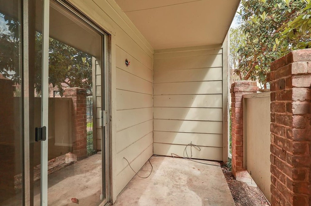 2800 Jeanetta St, Houston TX  77063-4049 exterior