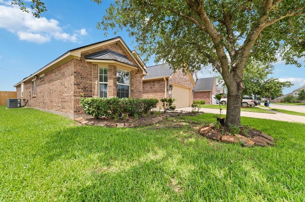 65 San Simeon Dr, Manvel, TX 77578-3286
