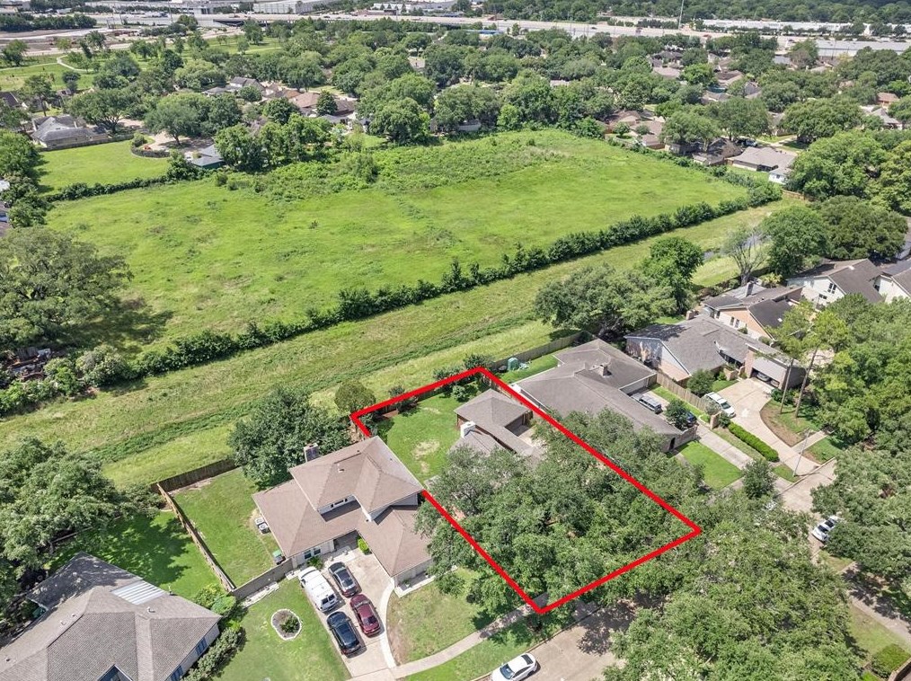 8707 Tavistock Dr, Houston, TX 77031-3408