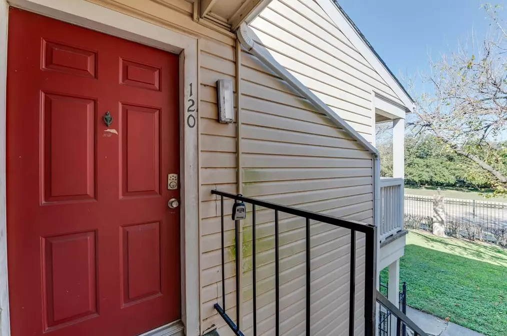 2750 Holly Hall St Apt 120, Houston, TX 77054