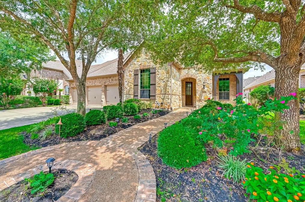 419 Somerset Dr, Sugar Land, TX 77479