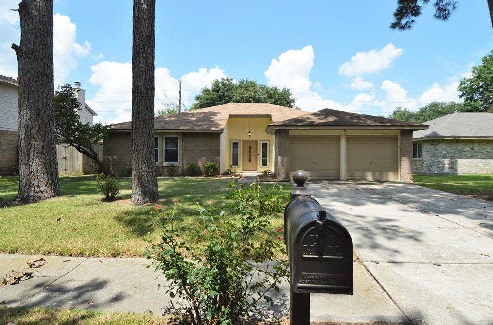 21523 Slippery Creek Ln, Spring TX  77388-3938 exterior