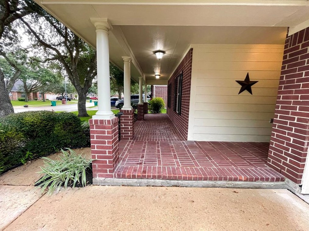 6710 Kevincrest Dr, Pearland, TX 77584