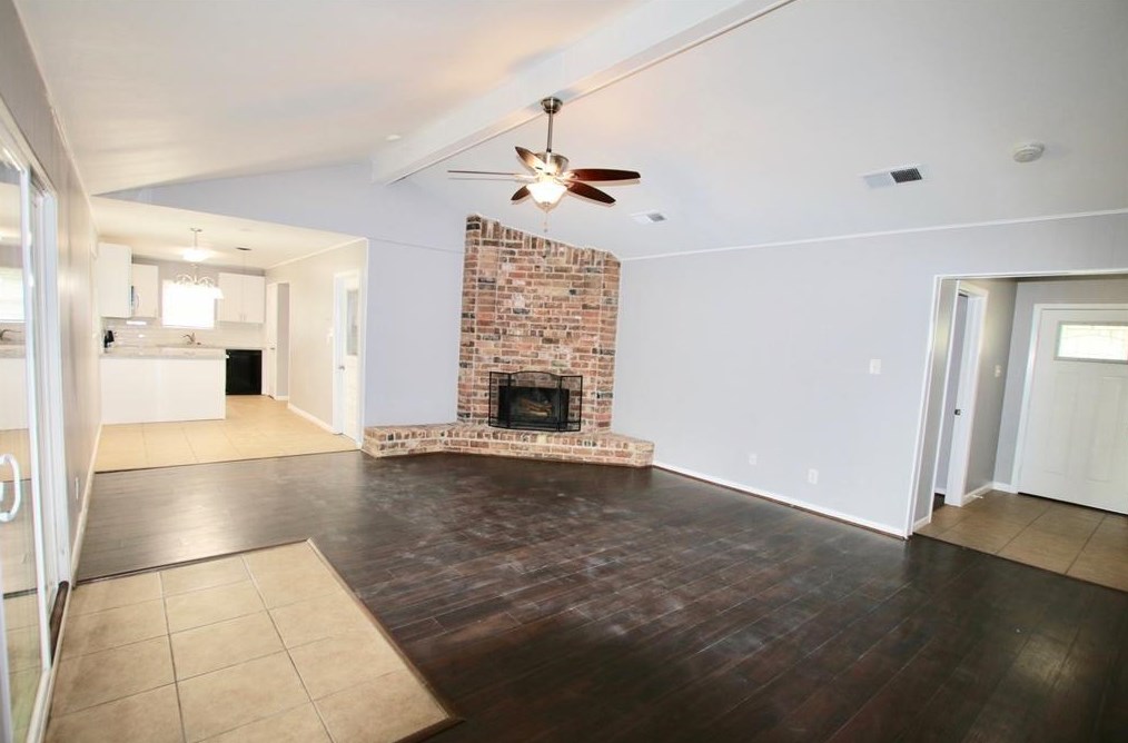 1621 Crestmont Dr, Stafford, TX 77477