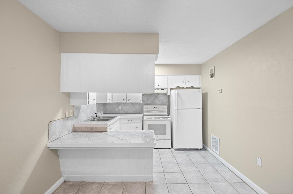 6205 Jackson Rd #c7, Hitchcock, TX 77563