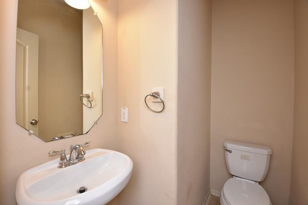 2513 Crestmoon Ct, Houston TX  77089-7013 exterior