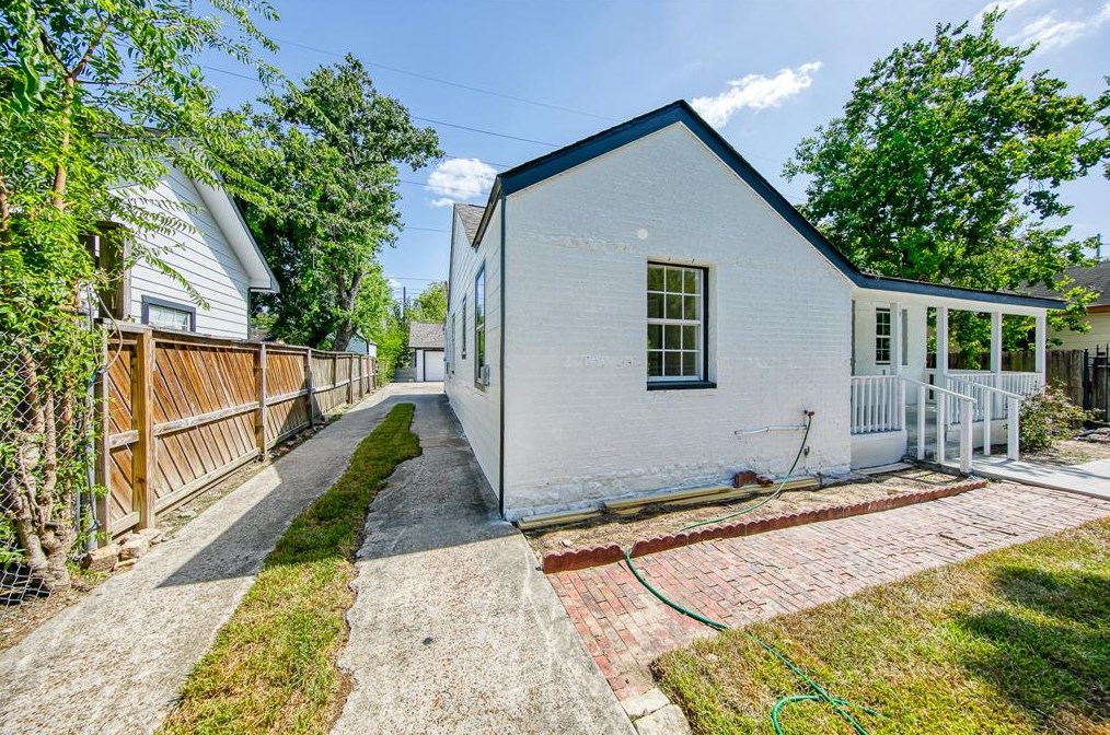 7232 Eppes St, Houston TX  77087-4340 exterior