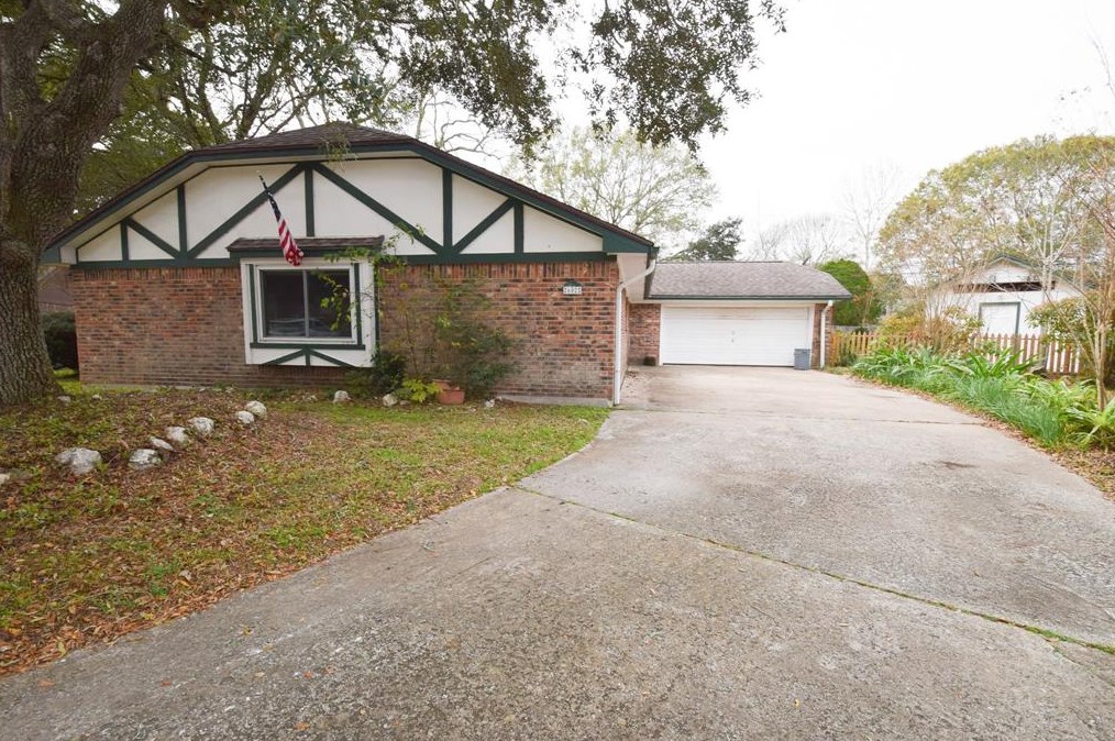 602 Bellaire Cir, Alvin, TX 77511