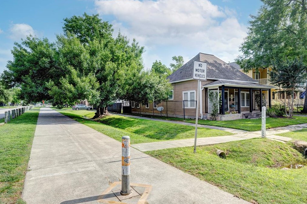 449 22nd St, Houston, TX 77008-2416