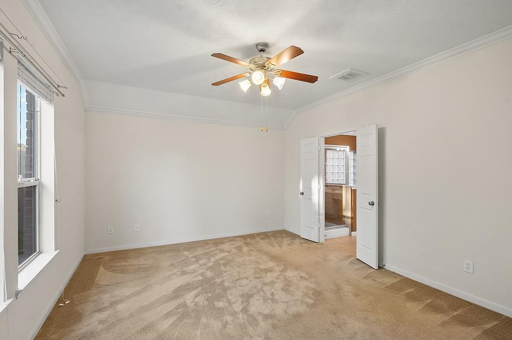 5211 Silver Oak Dr, Pasadena TX 77505-3075 exterior