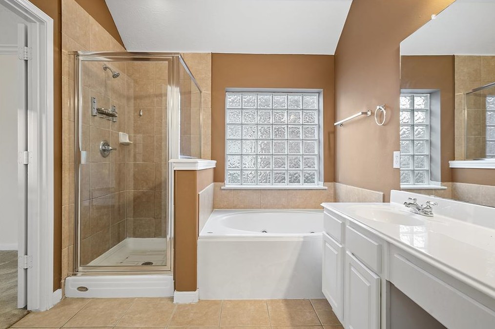 5211 Silver Oak Dr, Pasadena TX 77505-3075 exterior