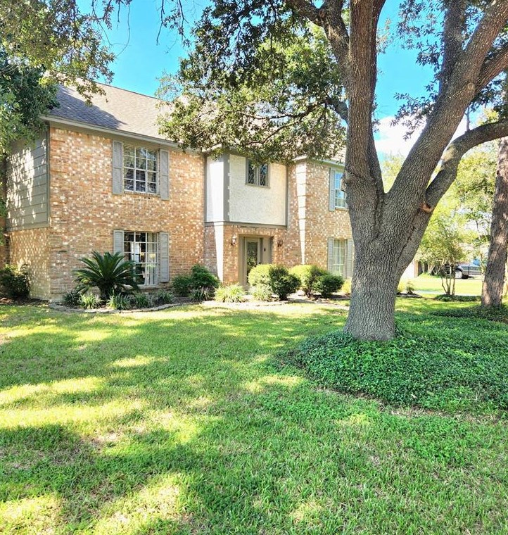 6814 Chancellor Dr, Spring, TX 77379-7613