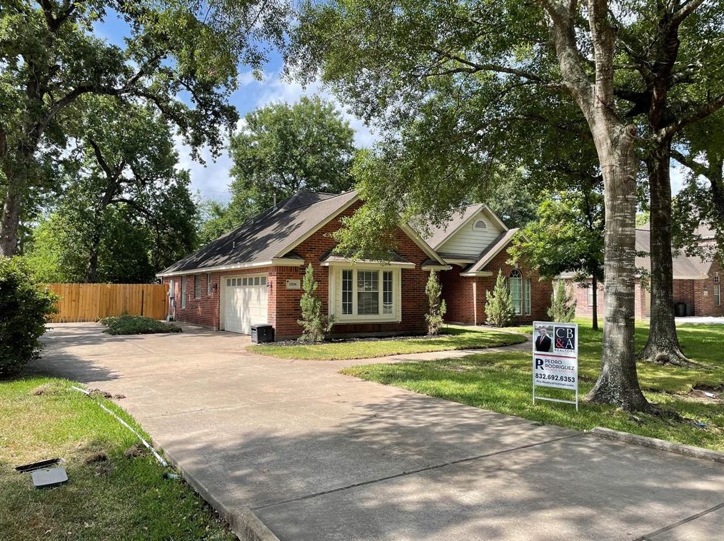 11706 Cypress Place Dr, Houston TX  77065-1917 exterior
