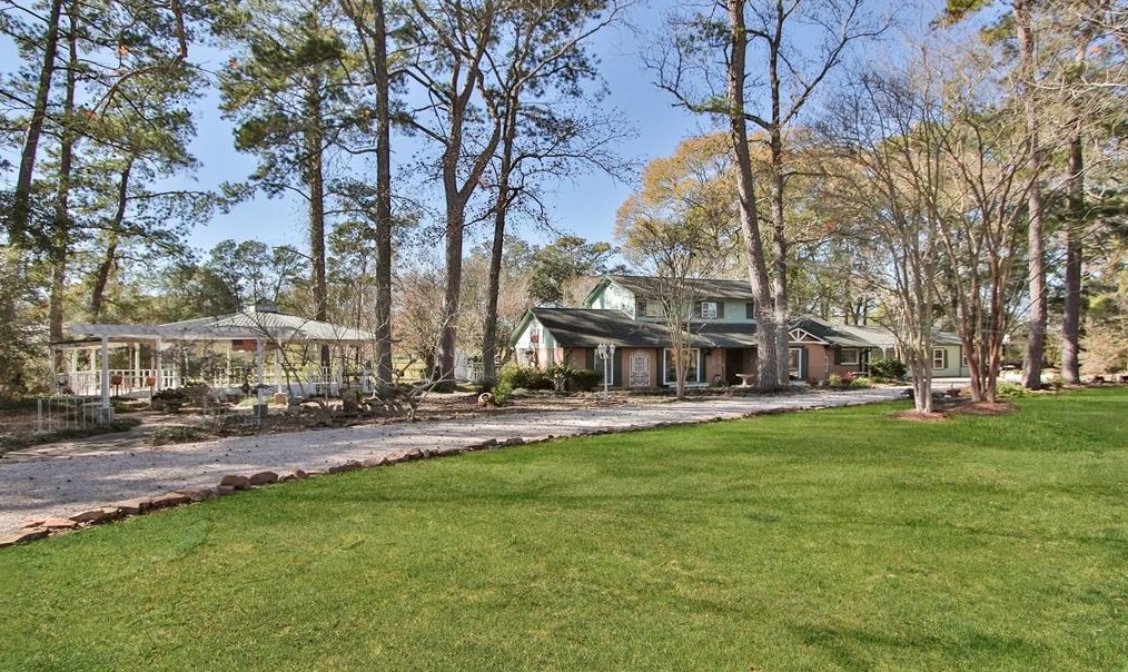 32735 Wright Rd, Magnolia, TX 77355-8488
