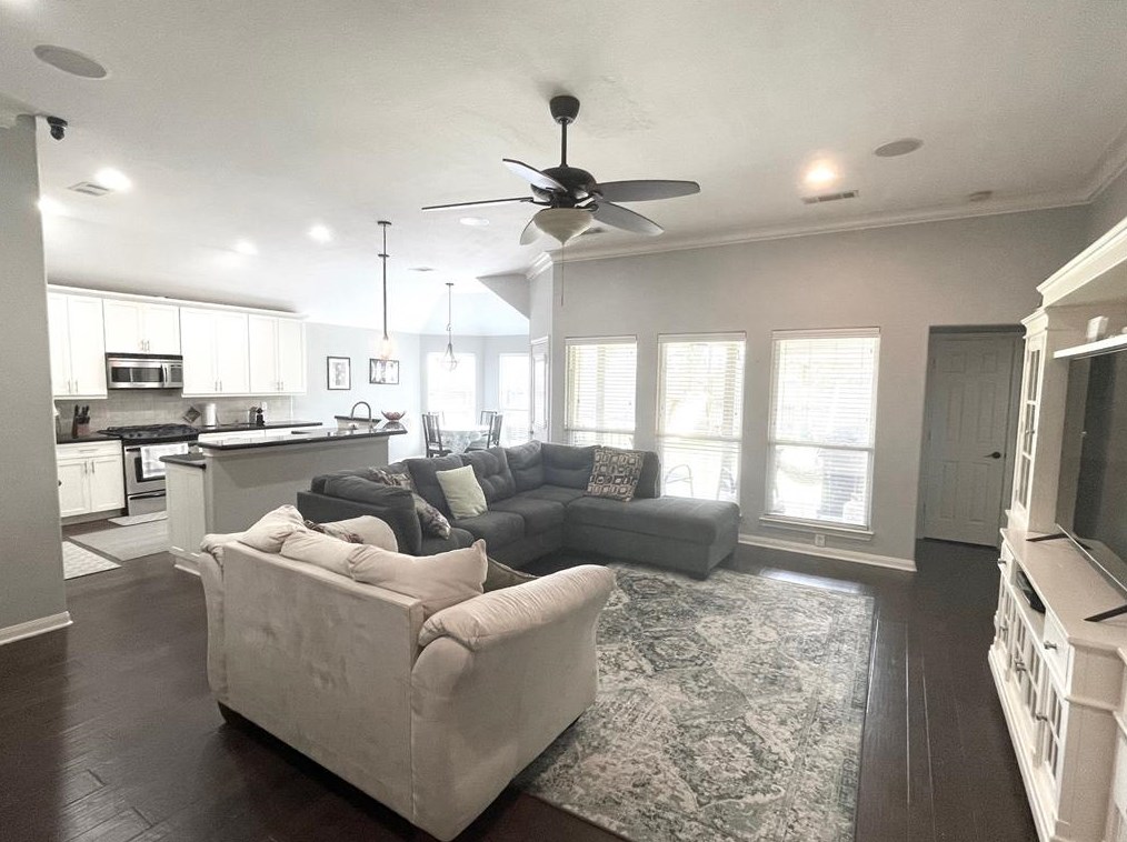 1319 Chippendale Rd, Houston TX  77018-5257 exterior