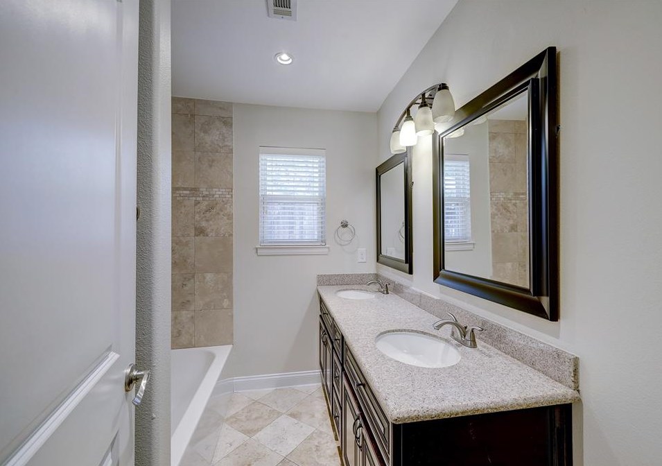 5014 Arvilla Ln, Houston TX  77021-2921 exterior