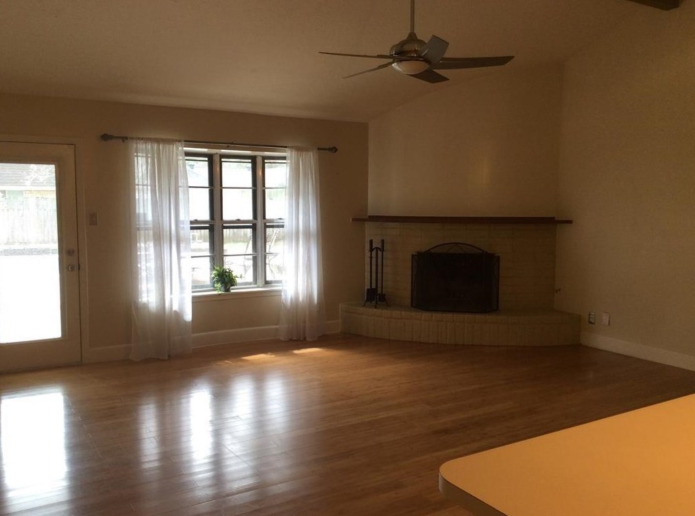 147 Camellia St, Sugar Land TX  77478-3807 exterior