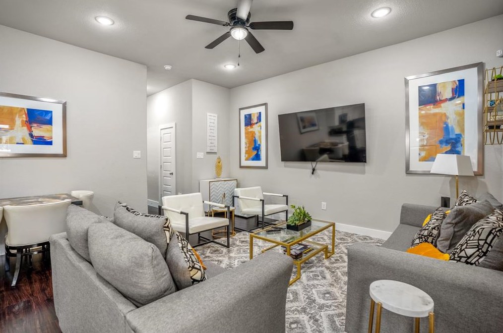 4830 Firnat, Houston TX  77016-5224 exterior