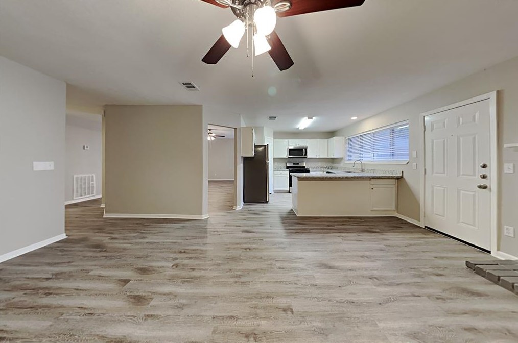 9202 Wallingham Dr, Spring TX  77379-4452 exterior