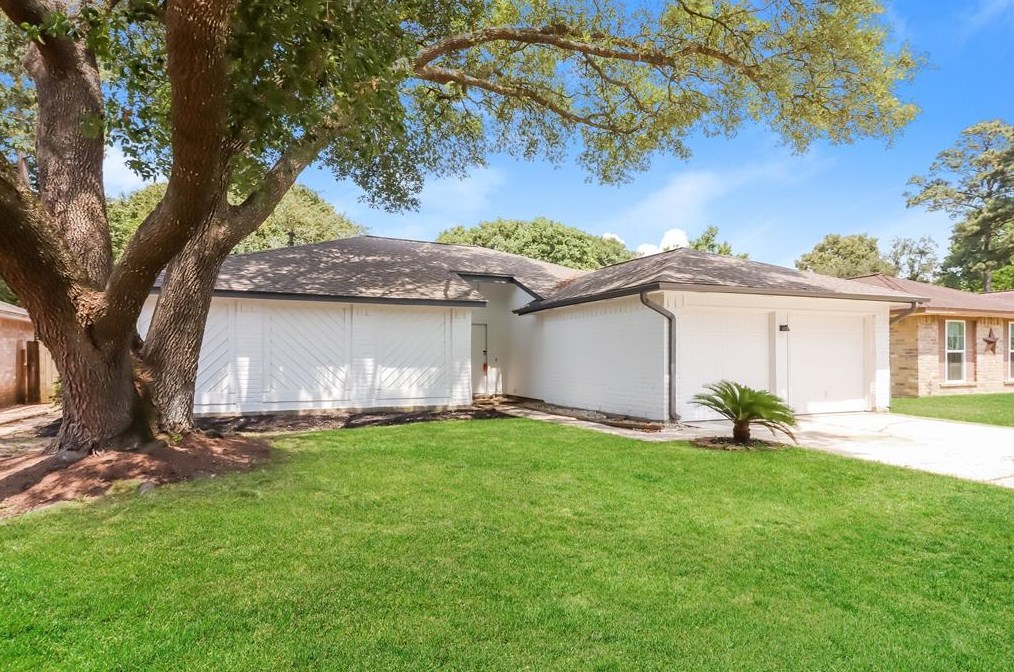 2515 Spring Dr, Spring, TX 77373-5833