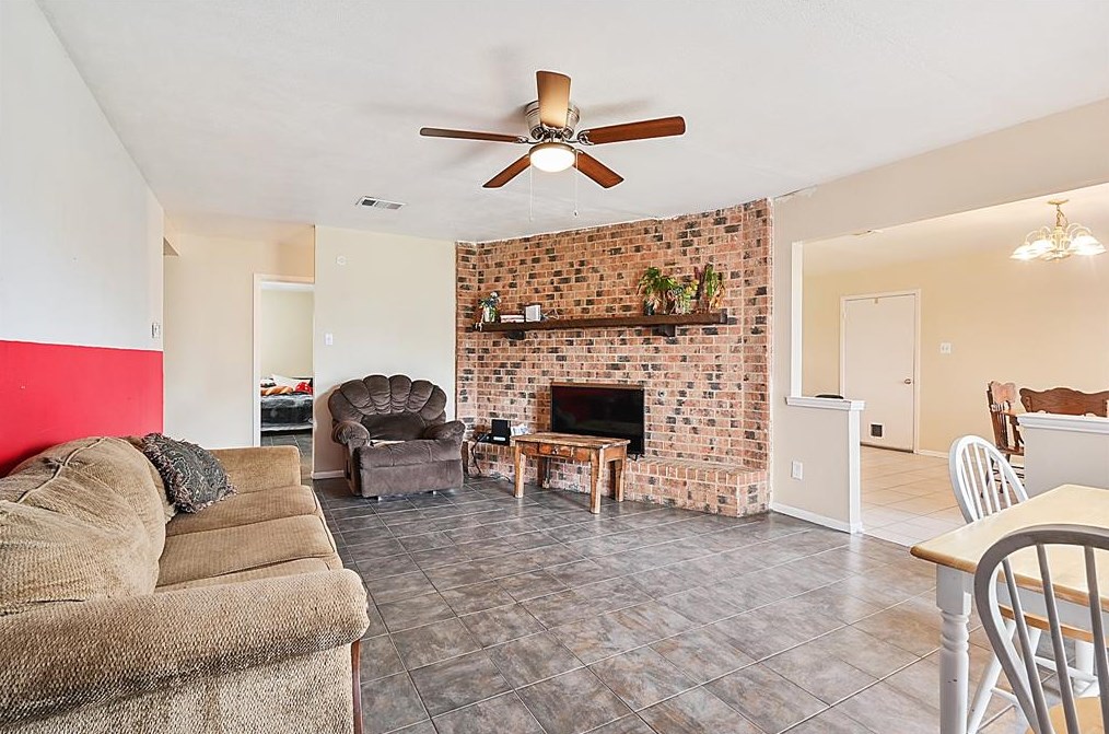 3202 Forestwood Dr, Bryan, TX 77801