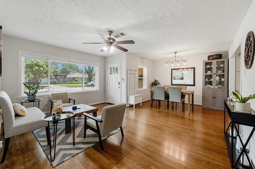 4426 Nina Lee Ln, Houston TX  77092-5311 exterior