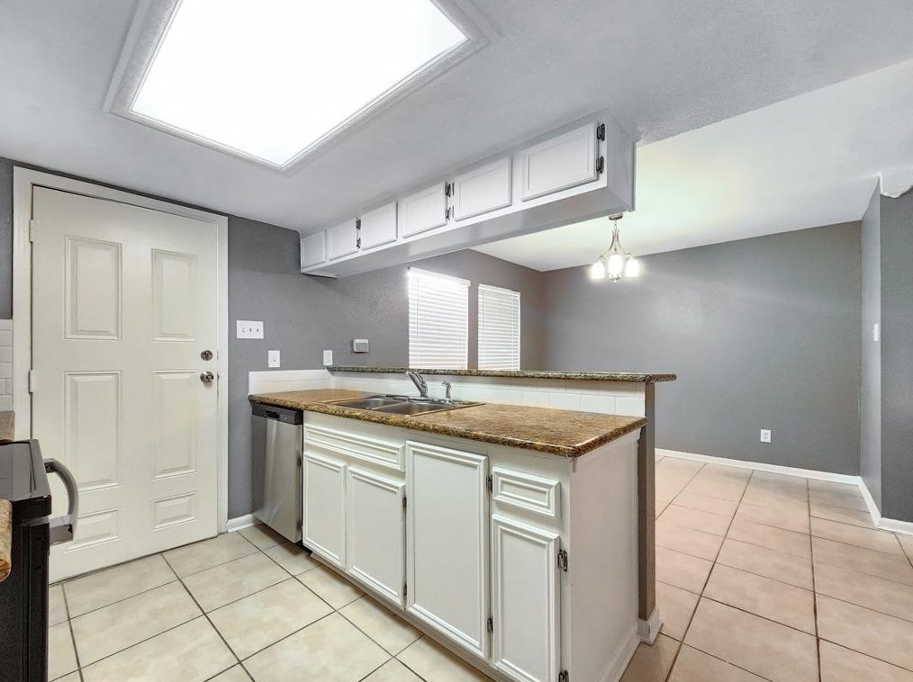 7716 Challie Ln, Houston TX 77088-4215 exterior