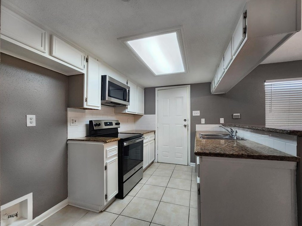 7716 Challie Ln, Houston TX 77088-4215 exterior