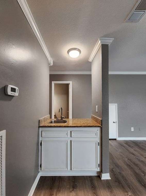 7716 Challie Ln, Houston TX 77088-4215 exterior