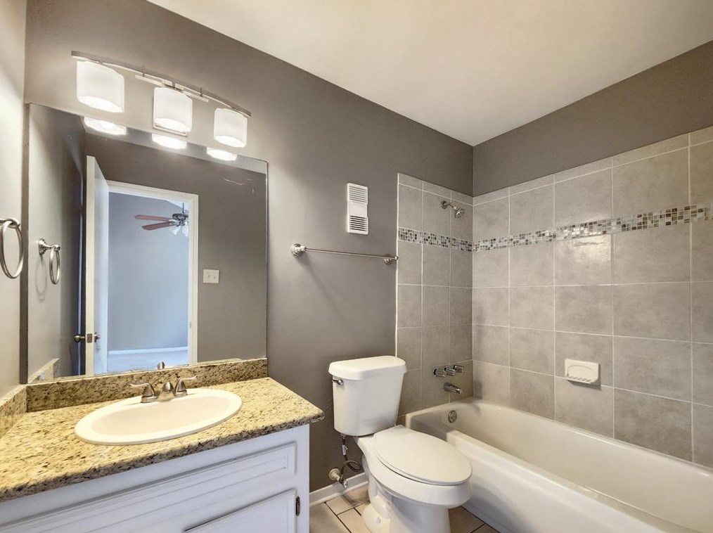 7716 Challie Ln, Houston TX 77088-4215 exterior