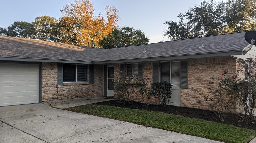 1934 Huntress Ln, Houston, TX 77062