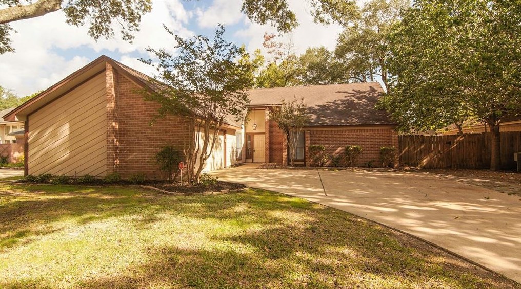 15306 Quiet Creek Dr, Houston, TX 77095-1807