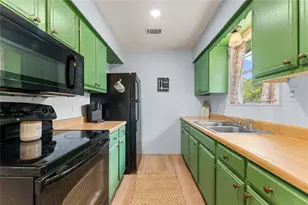 749 Ferguson Dr, Cleveland, TX 77327 - Photo 10