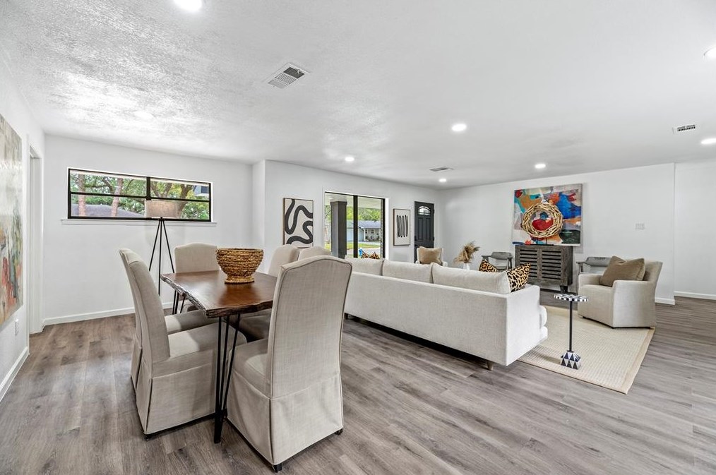 10710 Oasis Dr, Houston TX  77096-5030 exterior