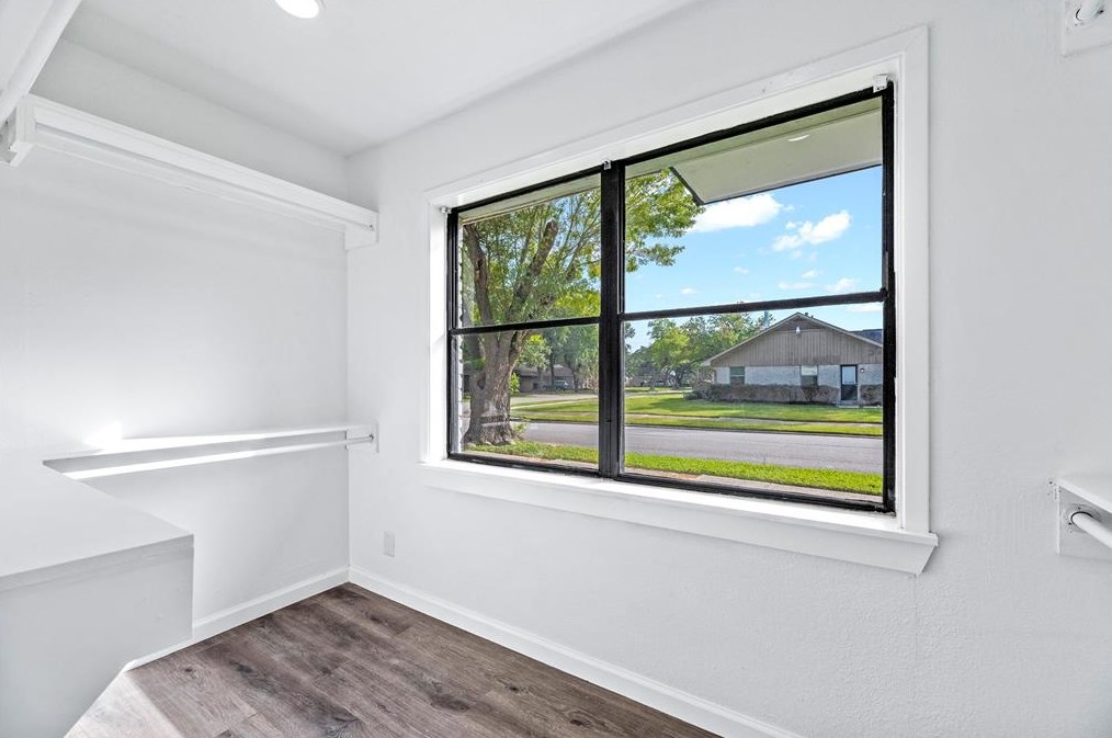 10710 Oasis Dr, Houston TX  77096-5030 exterior