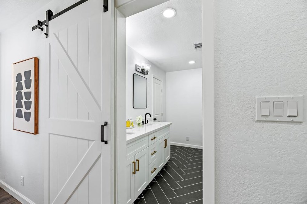 10710 Oasis Dr, Houston TX  77096-5030 exterior