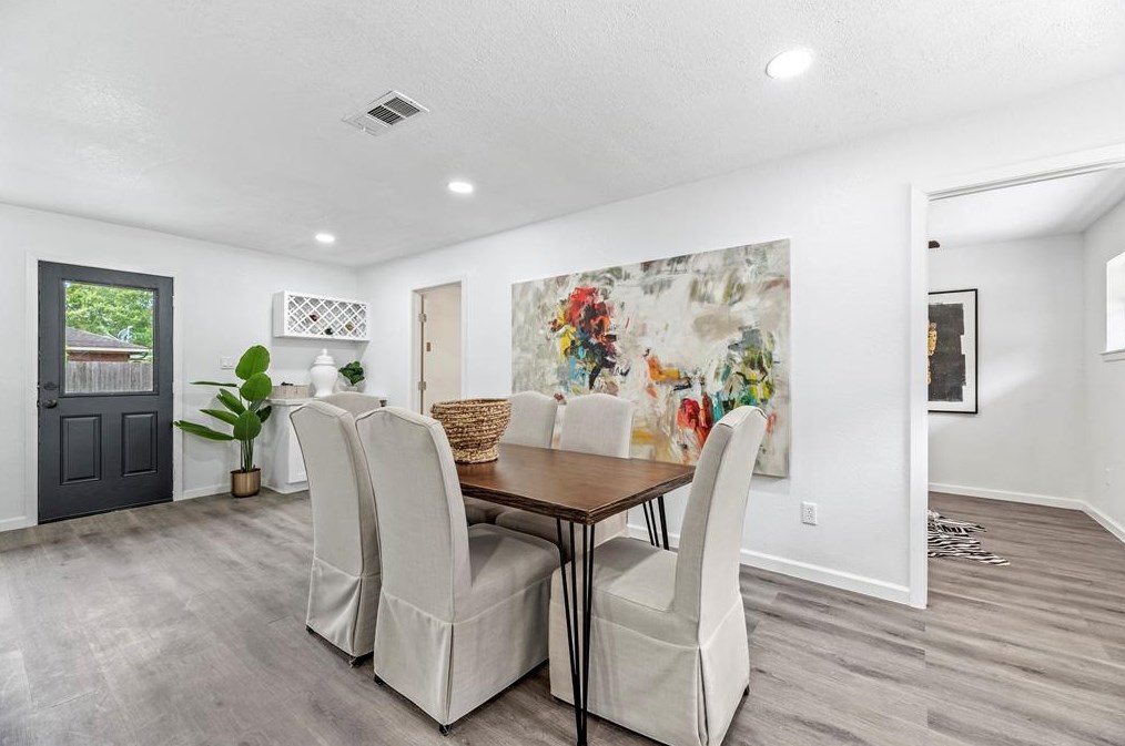 10710 Oasis Dr, Houston TX  77096-5030 exterior