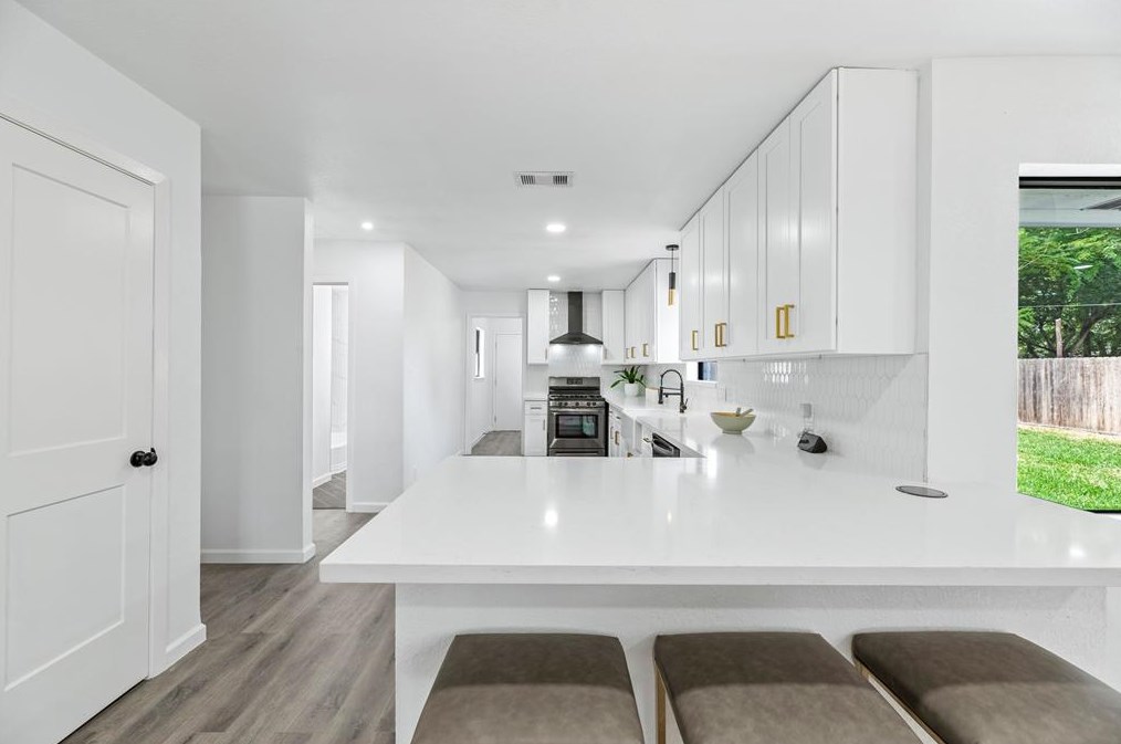 10710 Oasis Dr, Houston TX  77096-5030 exterior