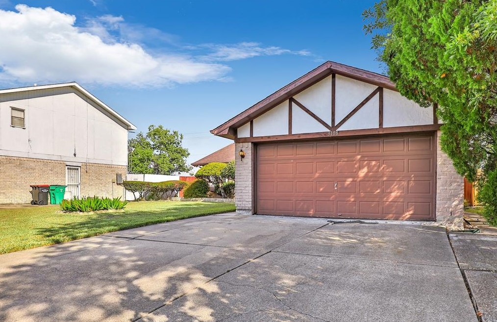 3108 Sandpiper Dr, Baytown, TX 77521-1929