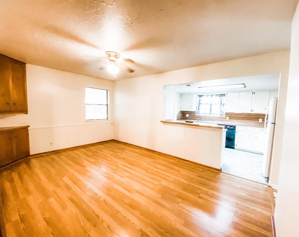 3020 Bluebonnet Blvd, Brenham TX  77833-9046 exterior